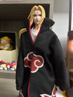 比雏田更高，该大的地方很大，可玩性很高，但裤子紧绷想做痛天脚