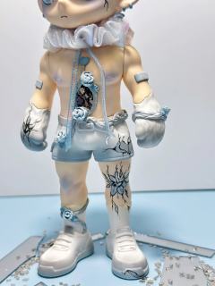 碎镜映不出完整的光，残玫瑰闻不到当初的香，原来最残忍的不是破