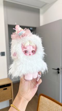 最爱的抱抱幽灵，美死啦～！小猫妆太绝了，眼片也好看！
还有我