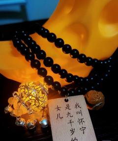 我叫怀宁
是九千岁的女儿
	
没有一个九千岁能躲过这块名牌 