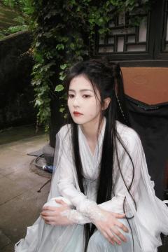 今天是白鹿宋雨琦的生日希望得到923句祝她们生日快乐的话！
