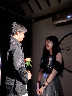 看似艾琳娜在雌竞,实则真没招了
《弄潮》打完了,果然还是不