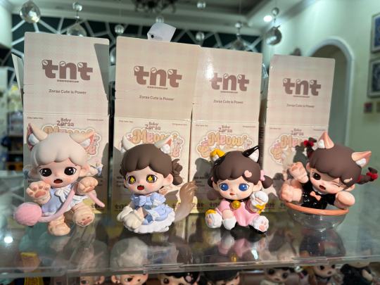 喵呜.猫颜社mini系列
只选重的，上了106克的全部拿下，就是这4个。其他的全部都在100以下，重量非常明显。姐妹们，做好攻略，冲吧！
躺躺喵最重112克，小干燥剂，又重又满；
来财喵110克，大干