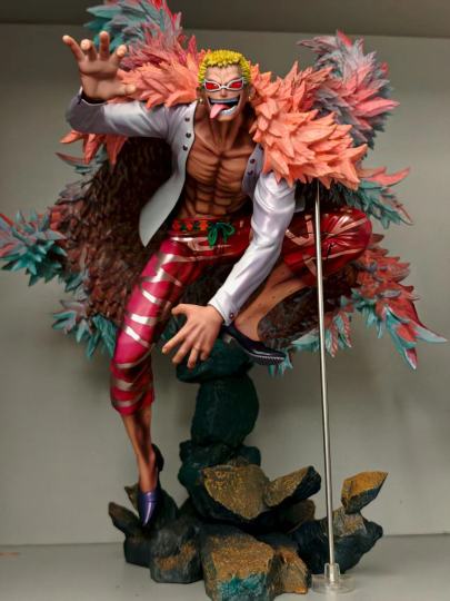 做工精巧、实在，非常有重量，披风跟榴莲一样扎手🤣，百看不厌，太帅了