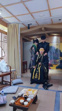 一定不要看剧透！早打早享受！这个本最精彩的部分就是大家都在演