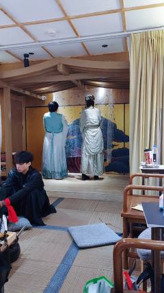 一定不要看剧透！早打早享受！这个本最精彩的部分就是大家都在演