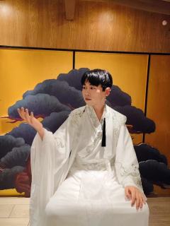 一定不要看剧透！早打早享受！这个本最精彩的部分就是大家都在演