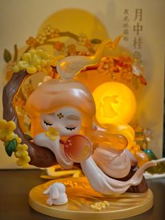 🌕当嫦娥的蜡烛掉进人间…

桂影摇金映月轮，
烛光暖处意缠