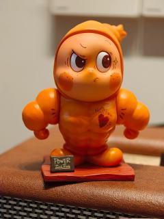 星星人四代手办最看好马卡龙和强壮面包，两个最有反差感，手手可