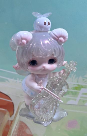 新入坑娃友如果是想得到一手购买信息，就先要看到官方号关注，加小助理进群，新品及紧缺系列到货前都会在群里通知，方便抢娃！
IP选择，盲盒建议买最喜欢的ip，如果想省点米，就等发售收集明款，如果自己欧，那