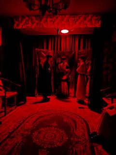 若青史十卷，只要有一笔是你含泪落下的朱砂，那为父便抵得过千秋