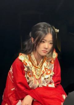 原先我以为,我的名字取的不好。
谢雨山,就好像寓意着我的一生