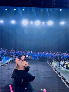 一只温暖浪漫细腻的大狮子🦁为他的宇翼们打造了一场梦幻会面�