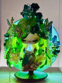 好喜欢自己diy的娃，灯光和亚克力盒子都是精心挑选的，太治愈