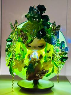 好喜欢自己diy的娃，灯光和亚克力盒子都是精心挑选的，太治愈