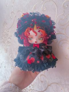 今天是余晖烁烁的穿搭分享哦！
一见实物就感觉和午夜玫瑰娃衣巨