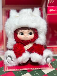 戳中我心巴上 太喜欢了💕 快递一到立马拆盒 ！！
白色小帽