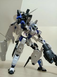 麦德雷特
型号 eEXM-174-3S
行动代号 镰刀盔
所