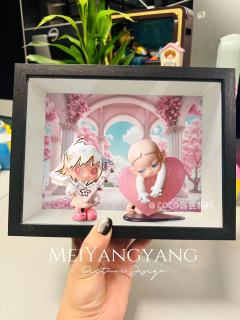 从前从前，有个人爱你很久
在日光下，慢慢说给你听
相框- c