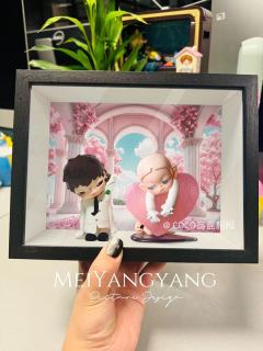 从前从前，有个人爱你很久
在日光下，慢慢说给你听
相框- c