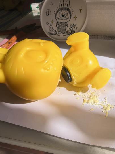 来吧，展示，今天的 cowawa 是金的，还是脖子取的，烧化一沾就好了。