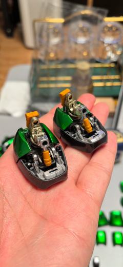 骨架内构和外甲全部喷涂完成，闪闪亮！好看！