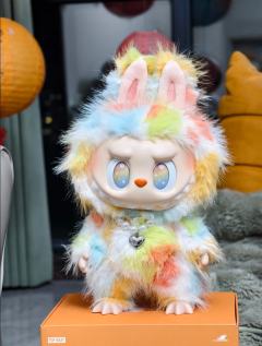 当时自己都没想到能买到labubu rock新品大娃，收到真