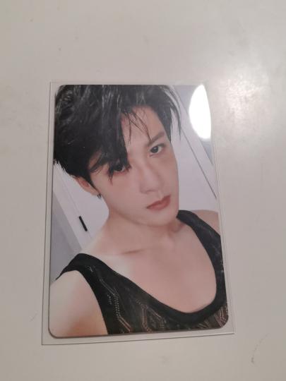 可以帮我看看这张卡值多少钱吗？