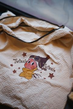 ✨ 这款星星人小包简直是可爱与实用的天花板,一包两用太方便了