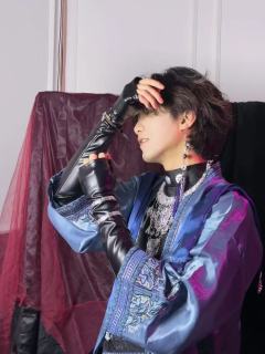 ￼ 剧本杀史上打过最委屈的角色出现了「带我走吧。我不要你袖手