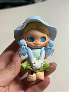 我觉得封面款超美的～～～