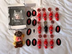 十周年盲盒钥匙扣里最喜欢这款红色戴领结的，竟然20+就能买到