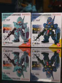 来自《机动战士高达﻿0083》中的两款经典机体——吉姆特装型