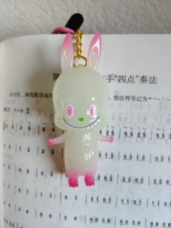 非常好看，晶莹剔透，10周年中唯一的一个夜光。买来也很划算，