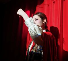 《窃云台》—阿兰珠的爱和恨都太过热烈，就像是盛放的沙枣花，大