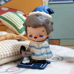 儿时的笑声仍在风中飘荡
我们跳进彩色粉笔勾勒的方格
这些承载