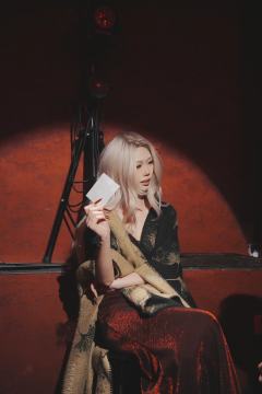 你有那么权威的姐姐进入青白副本
本场卡司 :贝贝 可乐 知