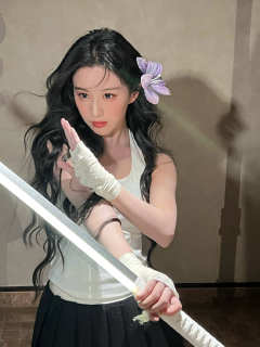 一身战损，一抹寒芒，将美强飒直接刻进DNA！