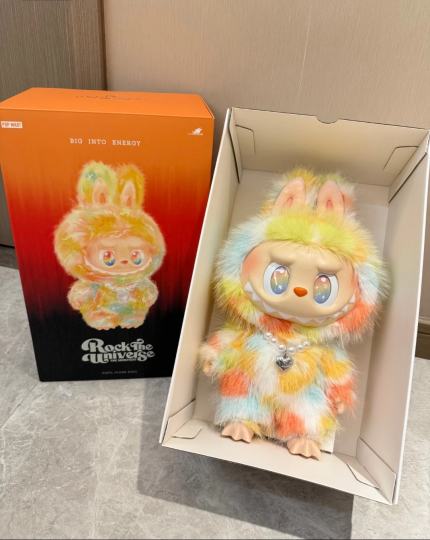 收到之前祈愿想要一个淡颜 到了后是个浓颜 不过颜值还是很高的 颜色分布很均匀 脸也很可爱 留下了