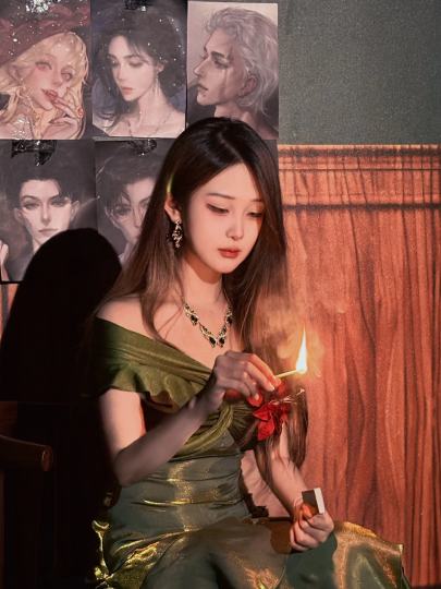 程聿怀，我叫羌青瓷，这个名字，是为你而起。
我亲手抹掉你的记忆，再装作不爱你，这世上最流氓的爱，是我给你的。
火光之下，我说的每一个字，都是真心。
瑞法·莱诺已死，活下来的，是爱你的羌青瓷。
我演了一