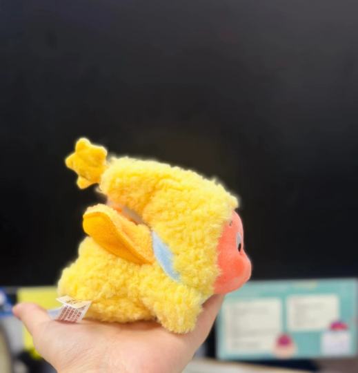 我们都是星星人真的都太可爱了，作为泡泡玛特签约后的第一代毛绒，真的上大分，小哈欠线下自己摇到了，这次又在千岛上面收了小超人，凑齐了两款我最喜欢的，开心