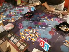 “艾莲娜！如果有谁欺负你，一定要告诉我，记住，你是我唯一的妹