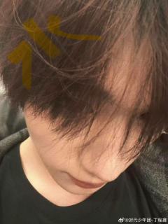 To歌手丁程鑫：
生日快乐！恭喜我们的“音乐小王子”又长大一