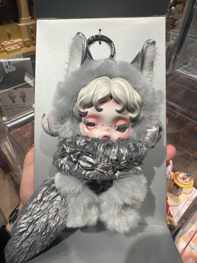 好吧其实是拿本我跟朋友换的 好可爱的小宝宝