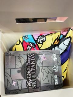 泡泡玛特的小马宝莉联名昨天又上台面了
复习了几篇手感攻略后想