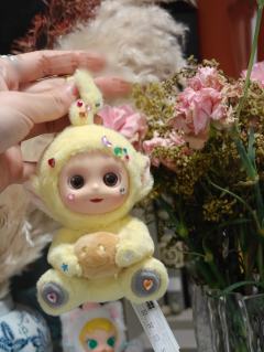 好宝
的妙用。
一直想要个怀档公仔，这不现成的嘛。
听说失焦