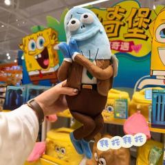 谁懂啊！这组比奇堡鱼鱼玩偶直接封神。丑萌的表情配上还原的服饰