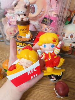 麦当劳Dimoo还是肯德基Dimoo？
论个头麦当劳大 论精