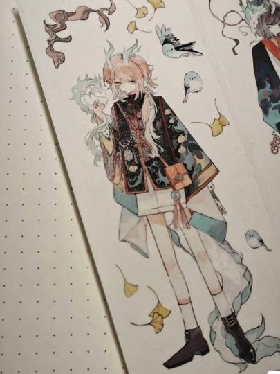 当然是和纸！！！尤其是和纸普材就是和纸特油，和纸重油，最朴素的反而是最棒的，超美的油墨，淡淡的美感，这就是优雅！！！
和纸，和纸，和纸 高举和纸大旗，真的超棒啊
现在和纸特材也越来越多，但是还是最喜欢