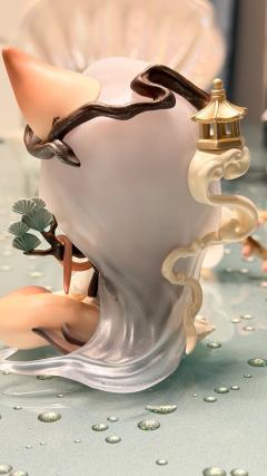 「戏尾」惊鸿现千岛，胭脂作画，工笔为魂。与君共赏这一折云间风